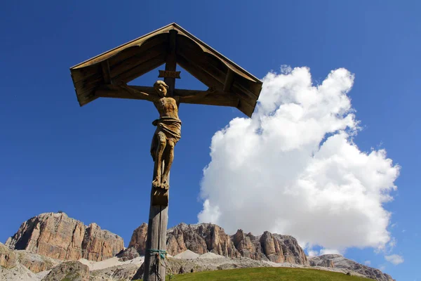 Ein Christliches Kreuz Aus Holz Den Bergen Holzkreuz Mit Jesus — Stockfoto