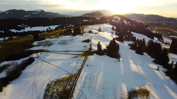 Winterdrone Foto Van Allgaeu Alpen Met Gruenten Achtergrondverlichting Van Zon — Stockfoto
