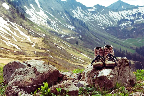 Bergsklättring Med Fjällkängor Fjällen — Stockfoto