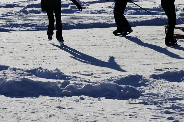 Ice Skaters Frozen Lake Bavaria Light Sun — Stock Photo, Image