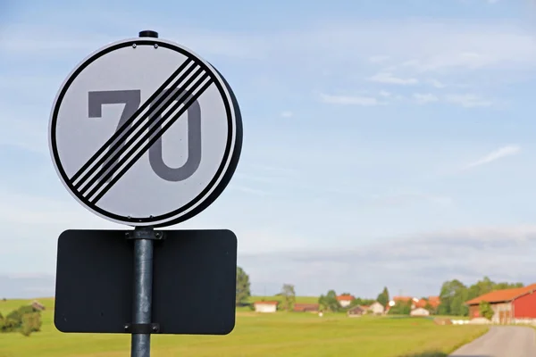 Verkeersborden Snelheidslimiet Van Wordt Geannuleerd — Stockfoto