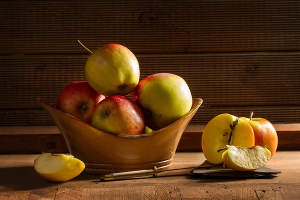 Ripe red bio apples on table — Stock Photo, Image