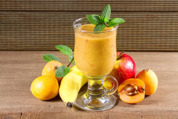 Δίαιτα smoothies από μεσπιλιές, μπανάνες και μήλα — Φωτογραφία Αρχείου