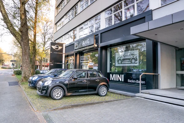 Baden-Baden, Tyskland-2 maj: Kontoret av officiell återförsäljare Mini Coo — Stockfoto