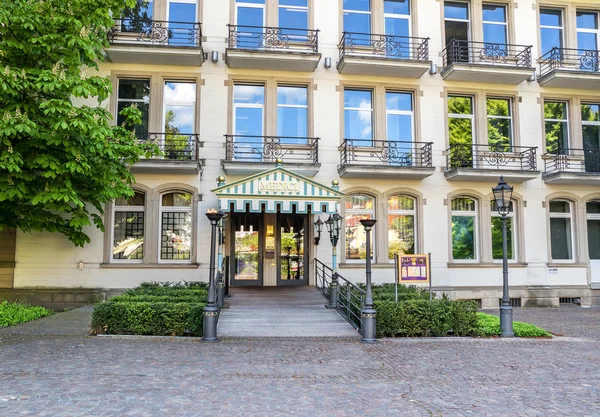 BADEN-BADEN, GERMANY  - MAY 4: Front entrance of the Medici luxu — Stock Photo, Image