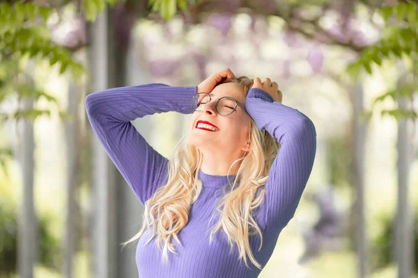 Portrait Young Woman Spring — Stock Photo, Image