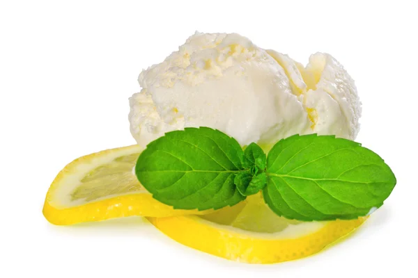 Мороженое со свежим лимоном — стоковое фото