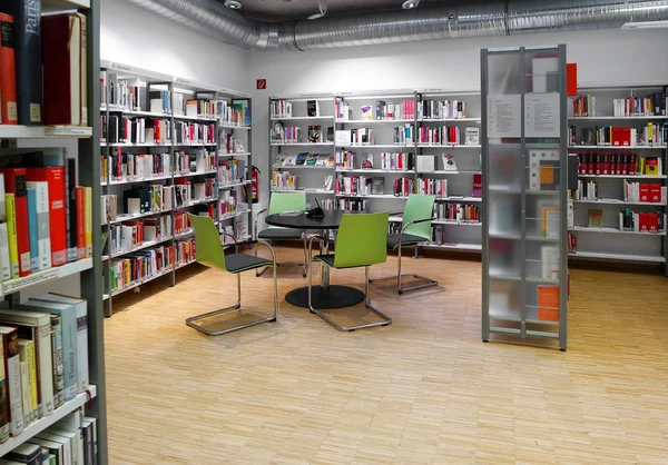 Μπάντεν-Μπάντεν, Γερμανία-23 Σεπτεμβρίου: Εσωτερικό δημόσια βιβλιοθήκη στο — Φωτογραφία Αρχείου