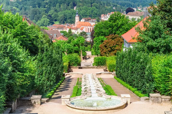 Kaskadenbrunnen "Wasserparadies" in Baden-Baden. Europa. deutsch — Stockfoto