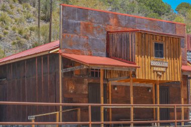 Mogollon Tiyatrosu Mogollon Hayalet Kasabası 'nda. Bu tarihi bölge en vahşi maden kasabasıydı. Mogollon, Catron County, New Mexico