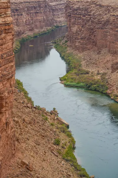 Río Colorado Fluye Bajo Puente Navajo Cañón Del Mármol Del —  Fotos de Stock