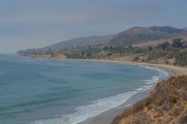Santa Barbara County, Kaliforniya 'da, Goleta' da Gaviota Sahili 'nde El Capitan Eyalet Plajı