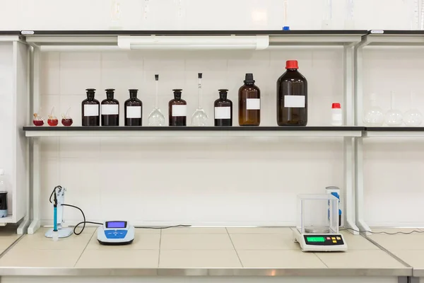 Brown Bottles Shelf Laboratory Concept Research Lab — Fotografia de Stock