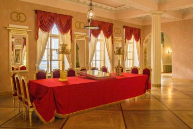 SAINT PETERSBURG, RUSSIA - 5 Eylül 2021: Puşkin 'deki Tsarskoye Selo Lyceum' daki tören salonu