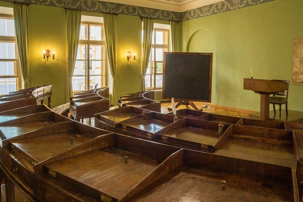 SAINT PETERSBURG, RUSSIA - 5 Eylül 2021: Tsarskoe Selo 'daki Lyceum Müzesinde Çalışma Odası