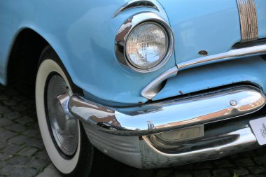 Klasik araba farları otomatik