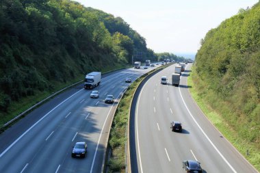 Karayolunda araba kullanmak