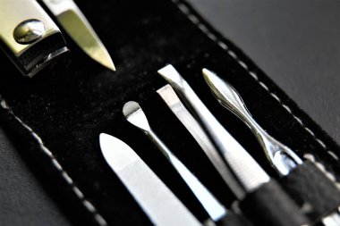 Beyaz arkaplanda izole edilmiş koruyucu yüz maskesi