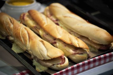 Şef iş yemeğinde.