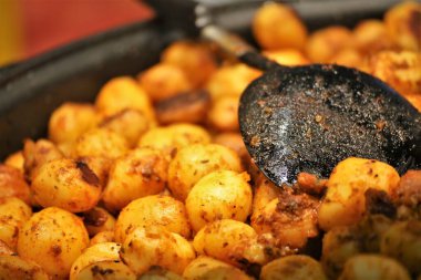 Şef iş yemeğinde.