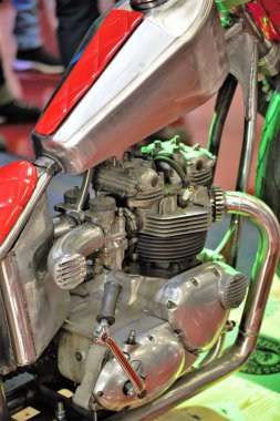 Motosikletin tekerine yakın çekim