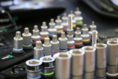 Beyaz arka planda noel süslemesi