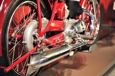 Eski bir motorun ayrıntıları