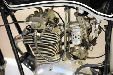 Sokak motorunda motosiklet