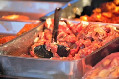 Pazarda taze sebzeler