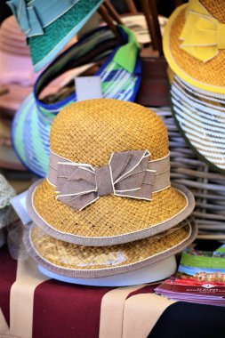 şapka beyaz arkaplanda