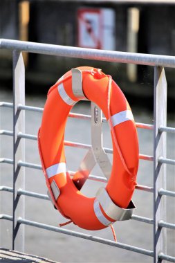 Arkaplanda yaşam şamandırası