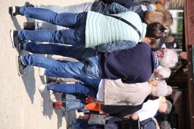 Şehirde bir grup insan