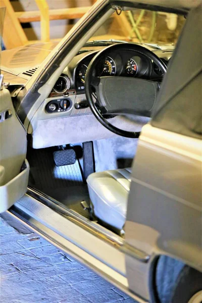 Bir arabanın görüntüsü