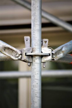 zincir ve kilit metal