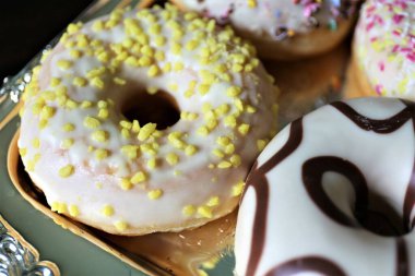 çeşitli jöleli çörekler, tatlı yiyecekler