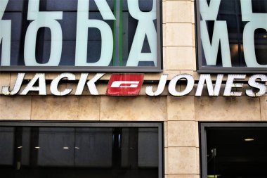 Moda mankeni figürünün bir resmi