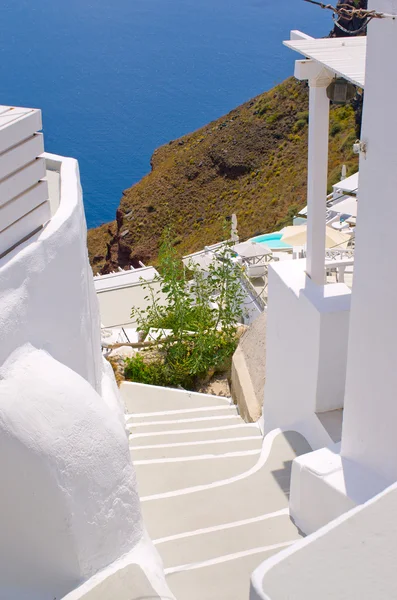 Escaliers lumineux sur l'île de Santorin, Grèce — Photo