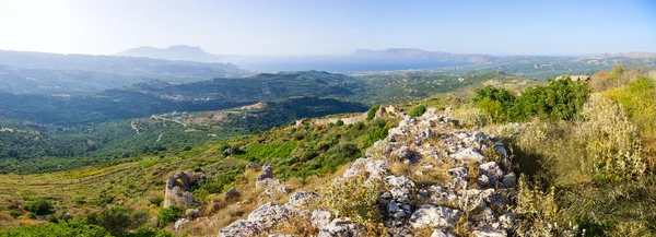 Heuvels in de buurt van Polyrrinia dorp op Kreta - Griekenland — Stockfoto