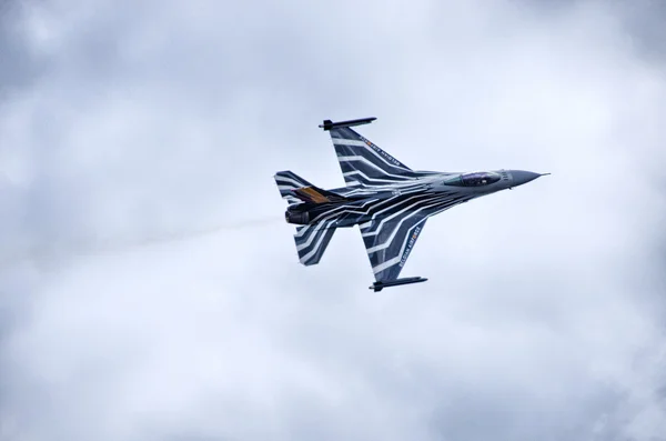 Radom Airshow, Polonya üzerinde Belçika F-16 — Stok fotoğraf