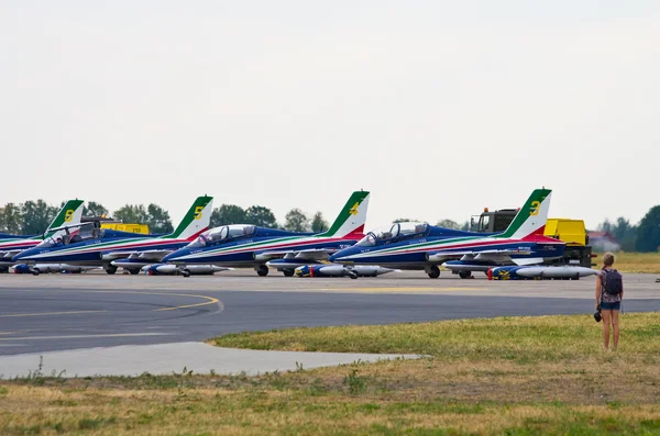 Formazione italiana delle Frecce Tricolori su Radom Airshow, Polonia — Foto Stock