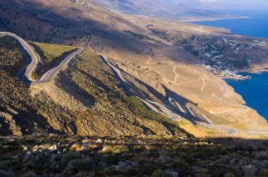 Yola yakın Chora Sfakion adada Crete, Yunanistan