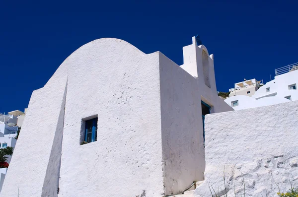Kerk in Oia stad op Santorini, Griekenland — Stockfoto