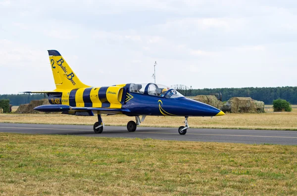 Formazione delle api baltiche al Radom Airshow, Polonia — Foto Stock