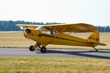 Piper J-3c-65 yavrusu üzerinde Radom Airshow, Polonya