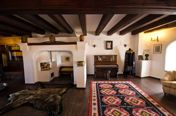 Interior do castelo "Drácula" . — Fotografia de Stock