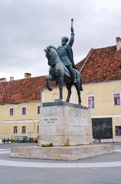 Standbeeld van Mihai Viteazul. — Stockfoto