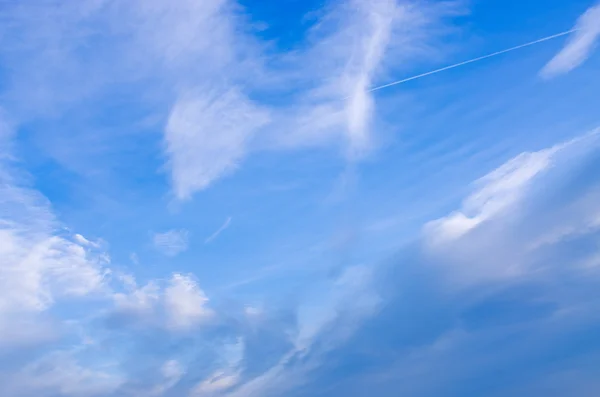 青空平面トラック — ストック写真