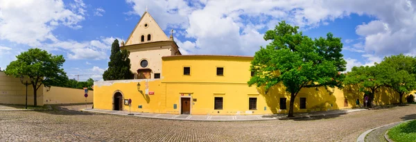 Cobblestone square near Capuchin monastery, Hradcany, Prague, Czech Republic — Stock Photo, Image