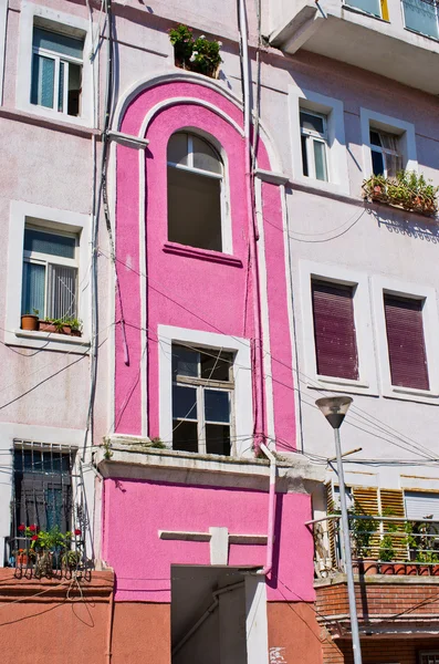 Akdeniz ülkede renkli duvar — Stok fotoğraf