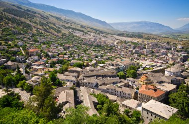 Gjirokaster - gümüş çatılar, Arnavutluk kasabası